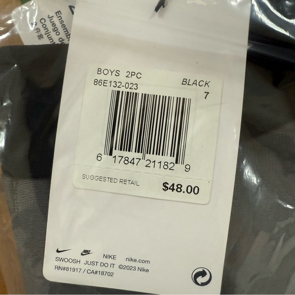 Brand New Nike Boys Black & Gray Track Set, Jacket & Joggers, Size 7, NWT - Picture 3 of 3